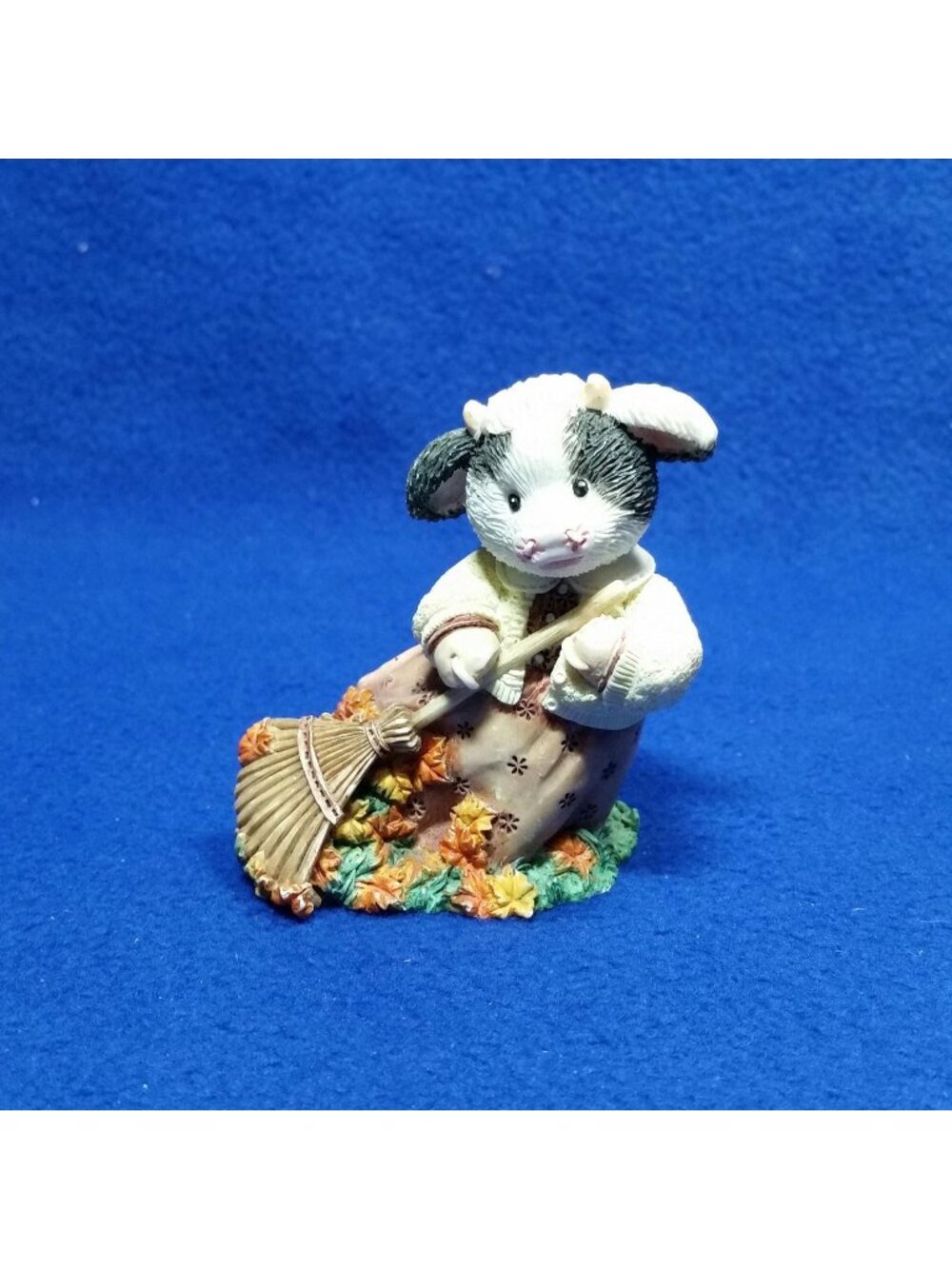 Mary's Moo Moos November Moo Autumn Be In Pictures Figurine 257567 Girl Cow